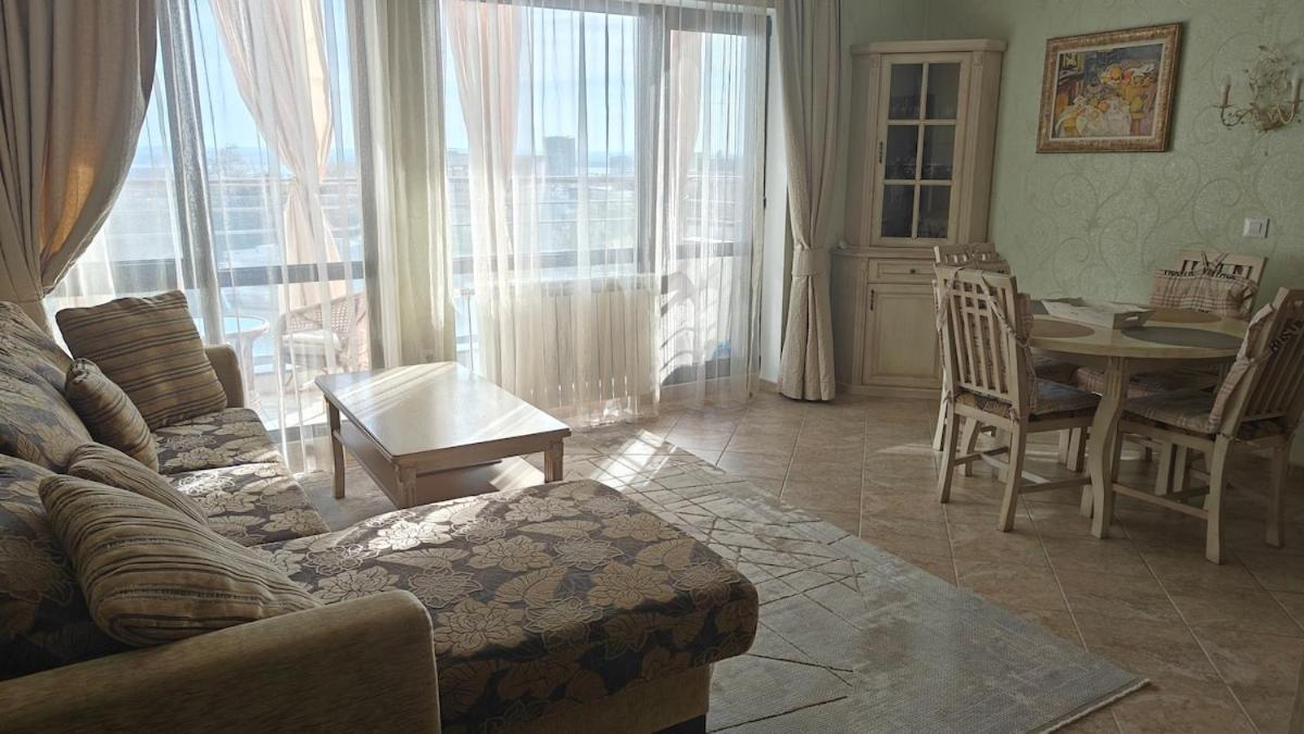 Luxury Sea Sunset Deluxe Apartment